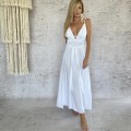Biała sukienka boho  , letnia  , seksownie , wiązana , sensual , selena , zwiewba , boho moda , bohochic , lekka , letnia , na wczasy. , na urlop , na plażę , wakacyjna , na wakacje , modna , sukienka celebrytek