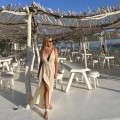 Arina, beżowa   sukienka maxi, długa sukienka na lato, elegancka sukienka z rozcięciem, sukienka z wiązaniem w pasie, sukienka na wieczór, sukienka bestseller,  , modna  , boho , lekka , zwiewna , pleciona , warkocze , głęboki dekolt , na urlop