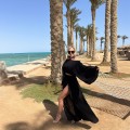 komplet Noa, boho styl, spódnica maxi, krótka bluzka, rozcięcie noga, zwiewna tkanina, letnia stylizacja, wakacyjny look, kobiecy fason, naturalne kolory, styl resort, moda premium, sensualny design, lekka forma, outfit lato
