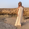 Boho Chic , sukienka , warkocze , opadające ramiona  , sukienka maxi , wiązana  , długa sukienka , zwiewna , muślin , letnia sukienka beżowa