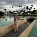 Boho sukienka , długa , wiązana , rozcięcie naturalny materiał , muślin , bambus , beżowa na plaze , na wakacje , beachwear , boho styl , dekolt , otwarte plecy