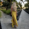 Sukienka długa , zwiewna , boho sukienka m. Maxi . Boho chic . Oliwkowa . Seledynowa , duży dekolt , wysokie rozcięcie . Gołe plecy . Modna letnia sukienka . Na ułóż . Na plażę . Hit lata