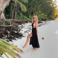 Czarna sukienka boho , letnia , seksownie , wiązana , sensual , selena , zwiewba , boho moda , bohochic , lekka , letnia , na wczasy. , na urlop , na plażę , wakacyjna , na wakacje , modna , sukienka celebrytek
