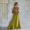 Sukienka długa , zwiewna , boho sukienka m. Maxi . Boho chic . Oliwkowa . Seledynowa , duży dekolt , wysokie rozcięcie . Gołe plecy . Modna letnia sukienka . Na ułóż . Na plażę . Hit lata . Sensual . Boho . Flavia