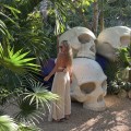 letni komplet damski bambusowy muślin naturalna tkanina przewiewny zestaw oversize top wiązany szyja plecy spodnie półkole przykrócone nogawki wakacyjny styl boho slow fashion resortowy look komfort elegancja lato premium jakość