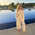 SORA, letni zestaw, oversize top, szerokie spodnie, wysoki stan, kieszenie, naturalna tkanina, przewiewność, minimalistyczny styl, wakacyjna moda, komfort noszenia, elegancja, kobiecość, boho look