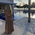 komplet Santi mocha mousse elegancki damski letni zwiewny stylowy boho naturalny lekki wakacyjny urlopowy subtelny kobiecy minimalistyczny luksusowy modny romantyczny delikatny neutralny ponadczasowy resort plażowy stylizacja podróżny sensualny casualowy