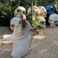 komplet letni bambusowy muślin sukienka kimono koszula maxi top wiązany spodnie szerokie resort wear boho naturalna tkanina przewiewna odzież wakacyjna plażowa styl minimalistyczny elegancki oversize lekkość komfort podróże lato piaskowy beż moda damska