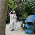 komplet letni bambusowy muślin sukienka kimono koszula maxi top wiązany spodnie szerokie resort wear boho naturalna tkanina przewiewna odzież wakacyjna plażowa styl minimalistyczny elegancki oversize lekkość komfort podróże lato piaskowy beż moda damska