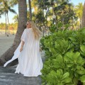 komplet letni bambusowy muślin sukienka kimono koszula maxi top wiązany spodnie szerokie resort wear boho naturalna tkanina przewiewna odzież wakacyjna plażowa styl minimalistyczny elegancki oversize lekkość komfort podróże lato piaskowy beż moda damska